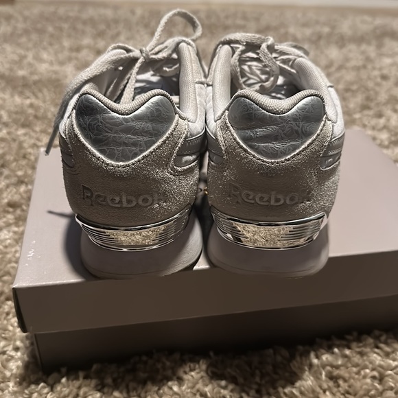 Gray Reebok Classics - Picture 5 of 9